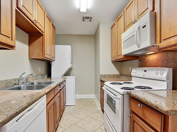 2nd image of 404 Nashville Ave