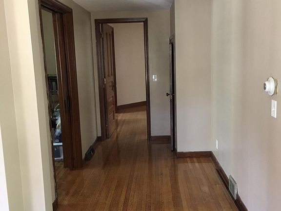 2nd image of 811 Bird Ave APT 1