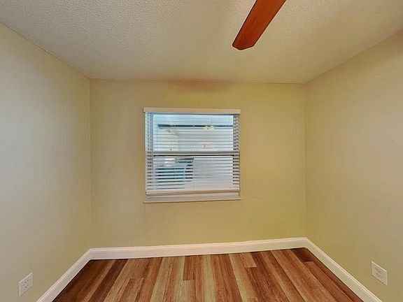 5th image of 4422 Marshall St #1