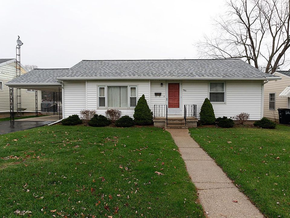 1st image of 986 Clayton Dr