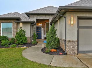 5515 Hidden Trail Ln, Warr Acres, OK 73132