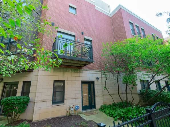 931 W College Pkwy #931, Chicago, IL 60608