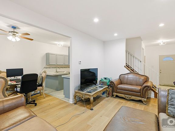 5th image of 3648 W 125th St