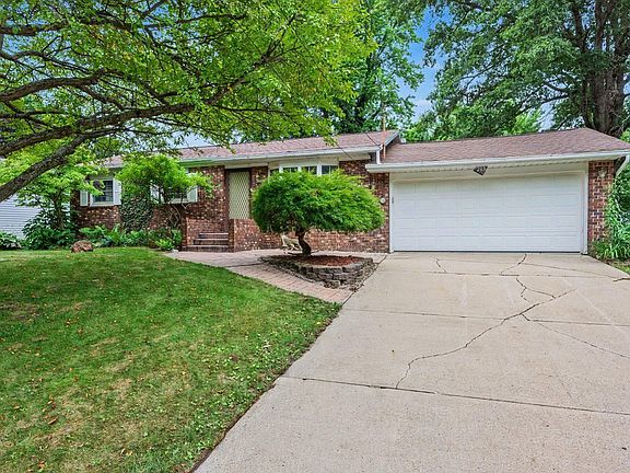 2nd image of 203 Dundee Dr