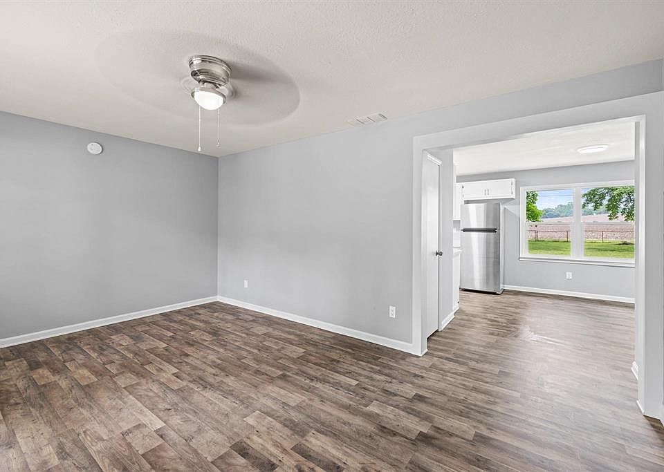 2039 Graham Ln E, Owensboro, KY 42303 Zillow