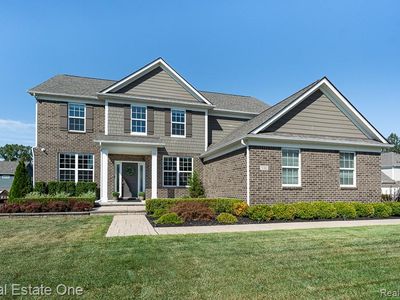 1050 Prescott Dr, Rochester Hills, MI, 48309