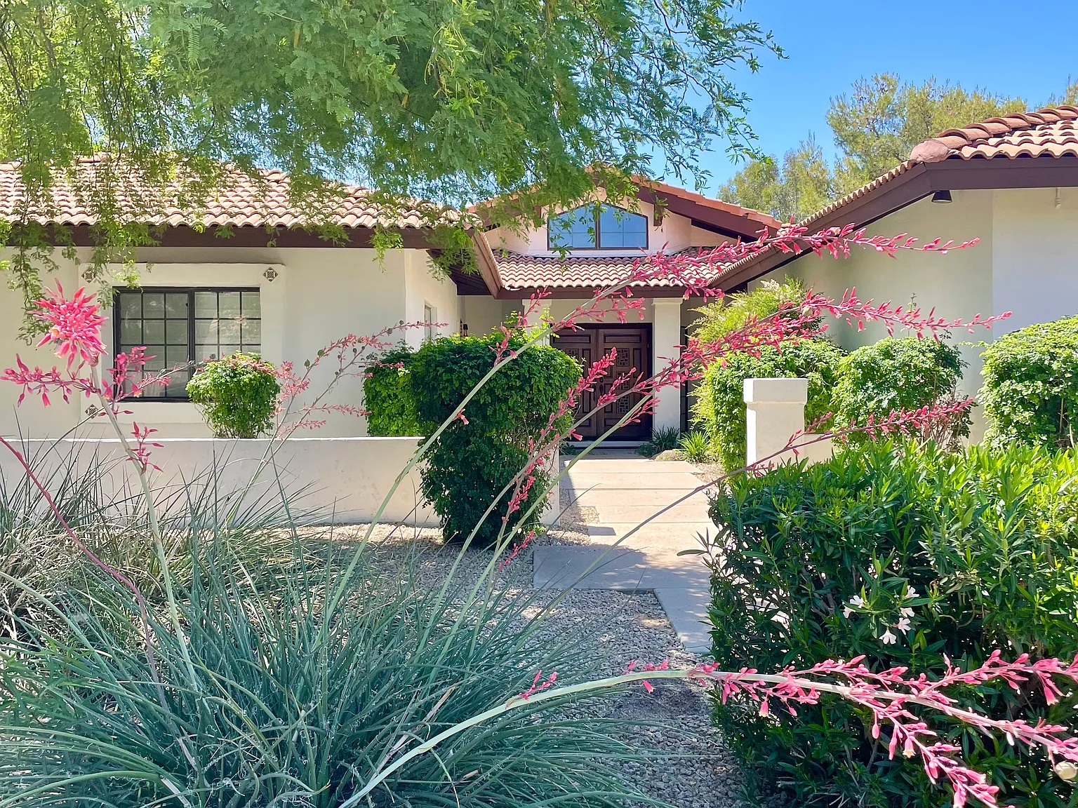5 bed, 3212 sqft, $7,700 — Photo 2
