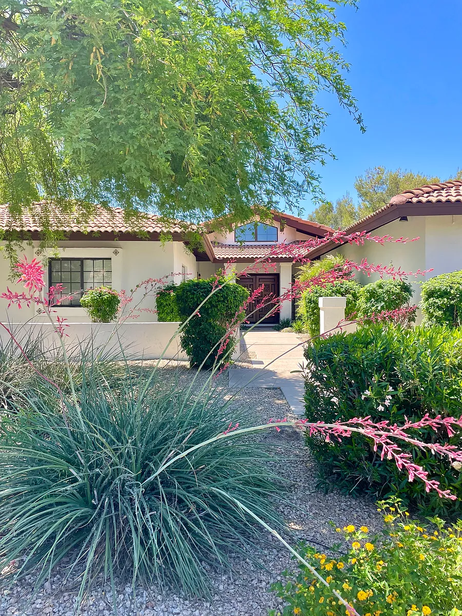 Building Photo - 8617 E Larkspur Dr