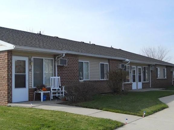 3rd image of 419 N Holly Dr #419