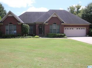 1606 Berrivine Dr NE, Hartselle, AL 35640
