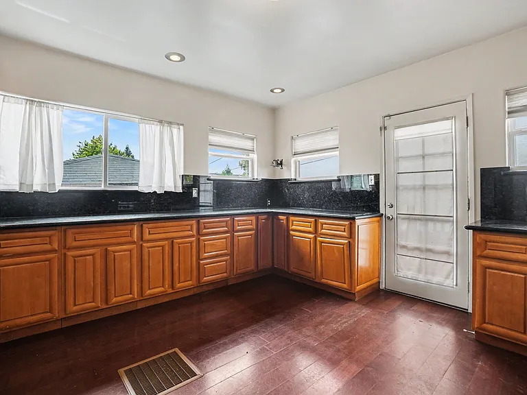 1224 Dwight Way — Photo 8