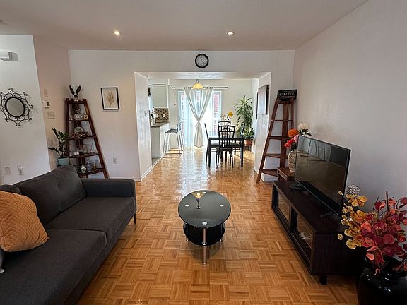 5th image of 375 Cook Rd #3