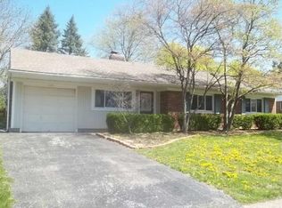 829 Fairacres Dr, Dayton, OH 45429