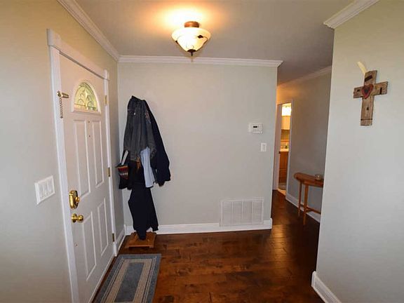 4th image of 2668 Venetian Way