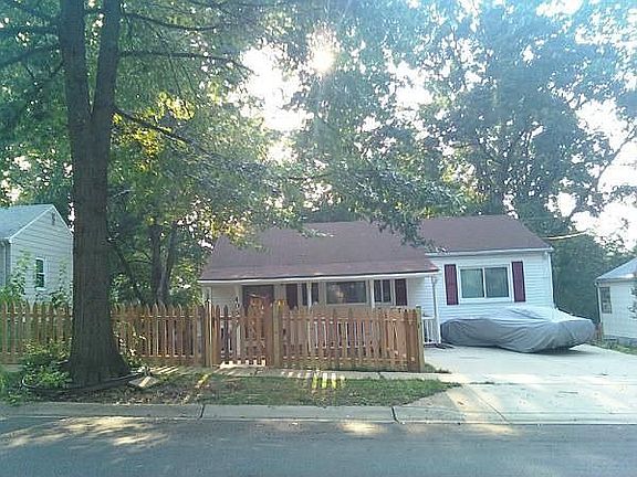 Front yard fence added 8/16/10