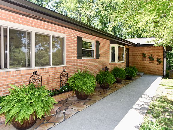 3rd image of 2115 Southwood Dr