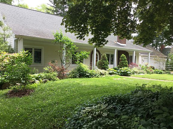 3rd image of 2930 Strawberry Ln