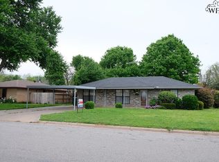 727 Dana St, Burkburnett, TX 76354