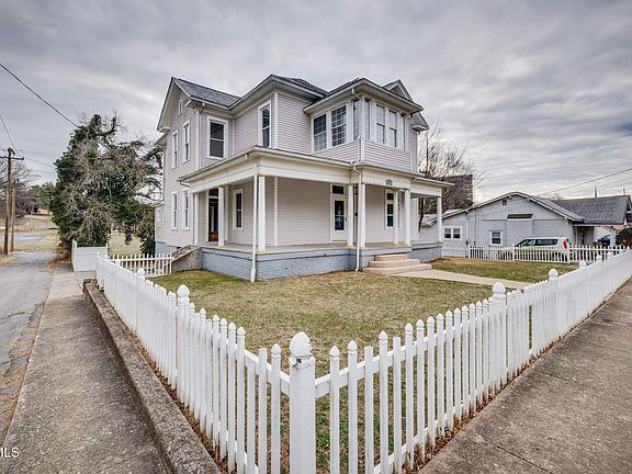 3rd image of 601 6th St