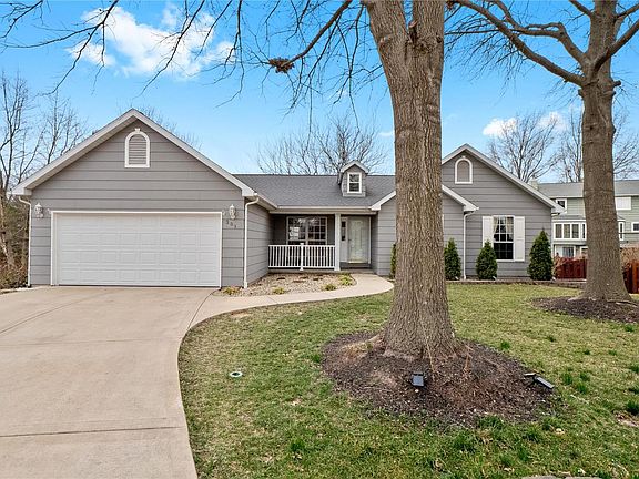 2nd image of 301 Thorne Creek Ct