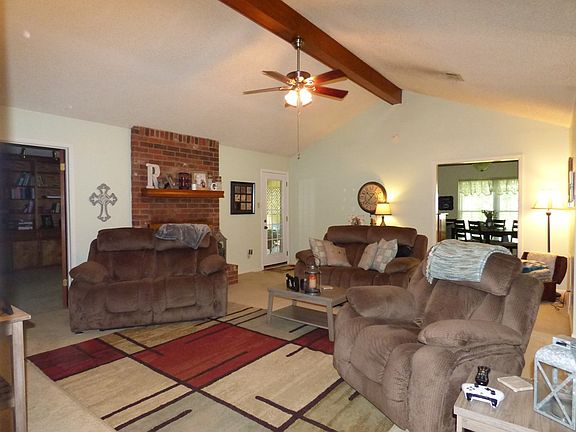 4th image of 643 County Road 8201