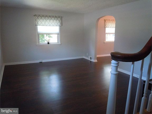 3rd image of 510 Emerson Ave