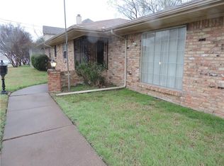 217 Small Hill Dr, Grand Prairie, TX 75050