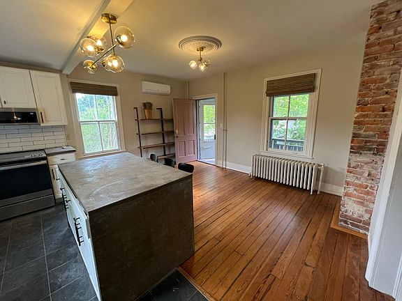 Dining room/ kitchen