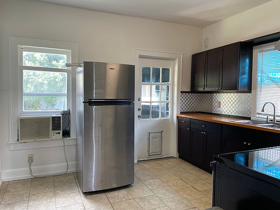 5th image of 3903 Billingsley St