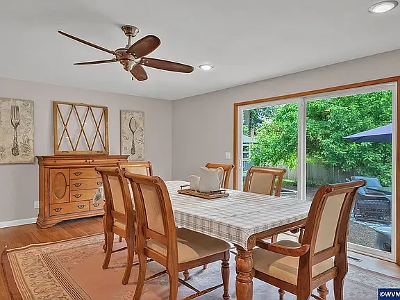 6 bed, 2594 sqft, $1,300 — Photo 4