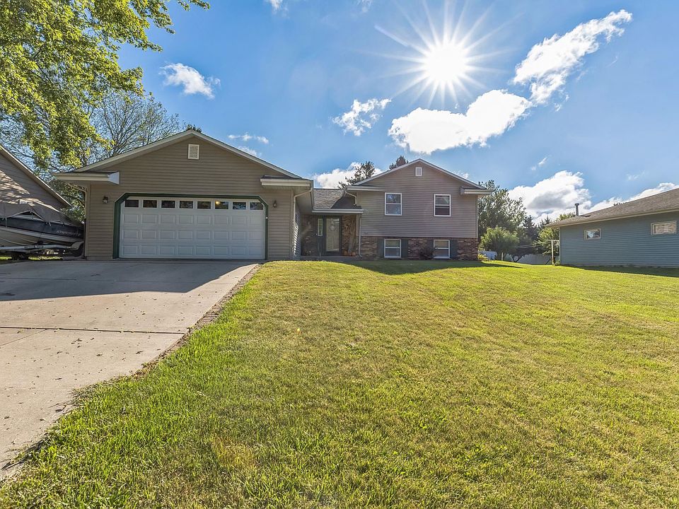 1st image of 734 Lyndhurst Dr