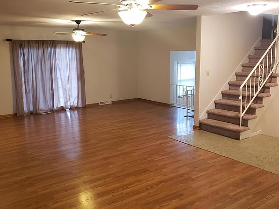 3rd image of 6625 Cypress Dr