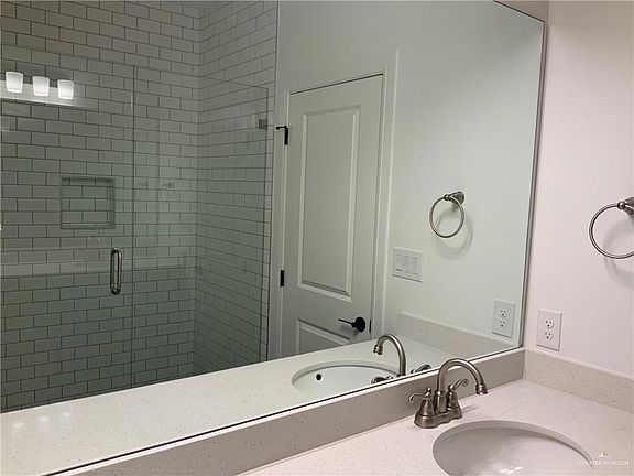 4th image of 3908 Highland Ave