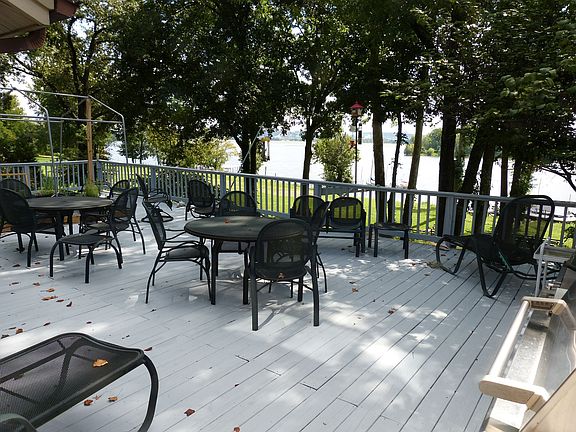 Deck facing lake