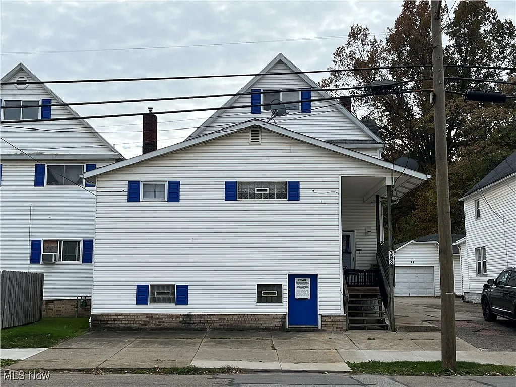 398 E South St photo 1