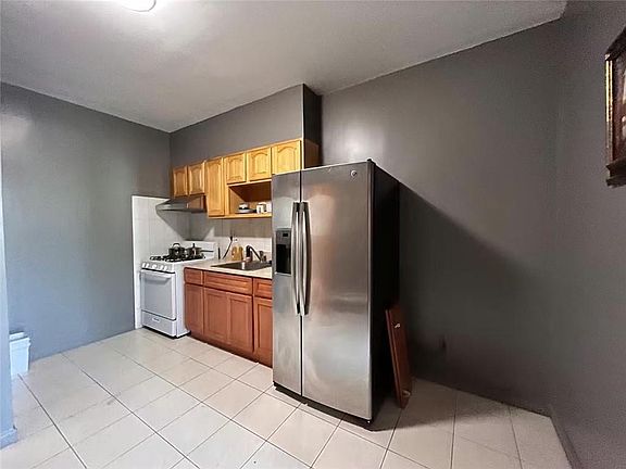 5th image of 14112 Rockaway Blvd