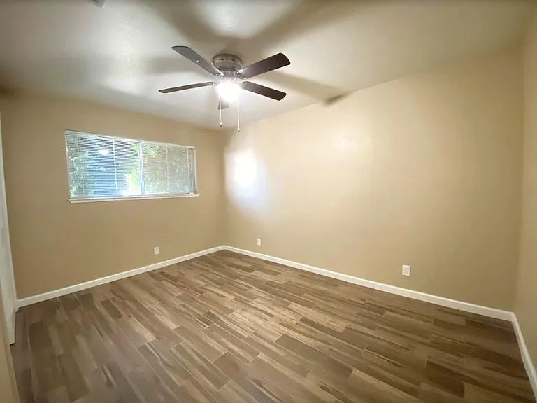 175 W Alexander Ave — Photo 13
