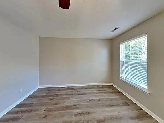 2nd image of 904 Sky Valley Trl