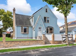 11074 Wood St, Saint Albans, NY 11412