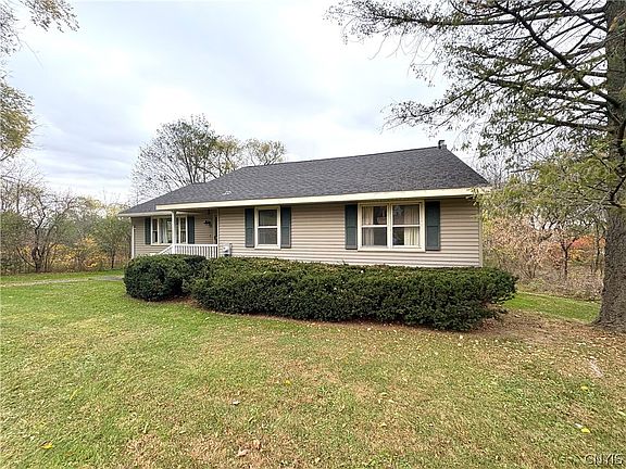 2nd image of 4827 Rockefeller Rd