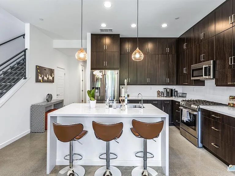 2695 Majestic Way — Photo 4