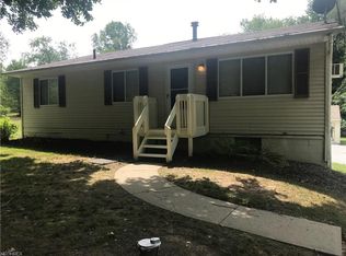 2070 Orchard Ln, Akron, OH 44312