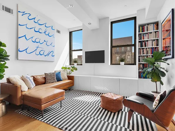 198 Roebling St APT 4B, Brooklyn, NY 11211