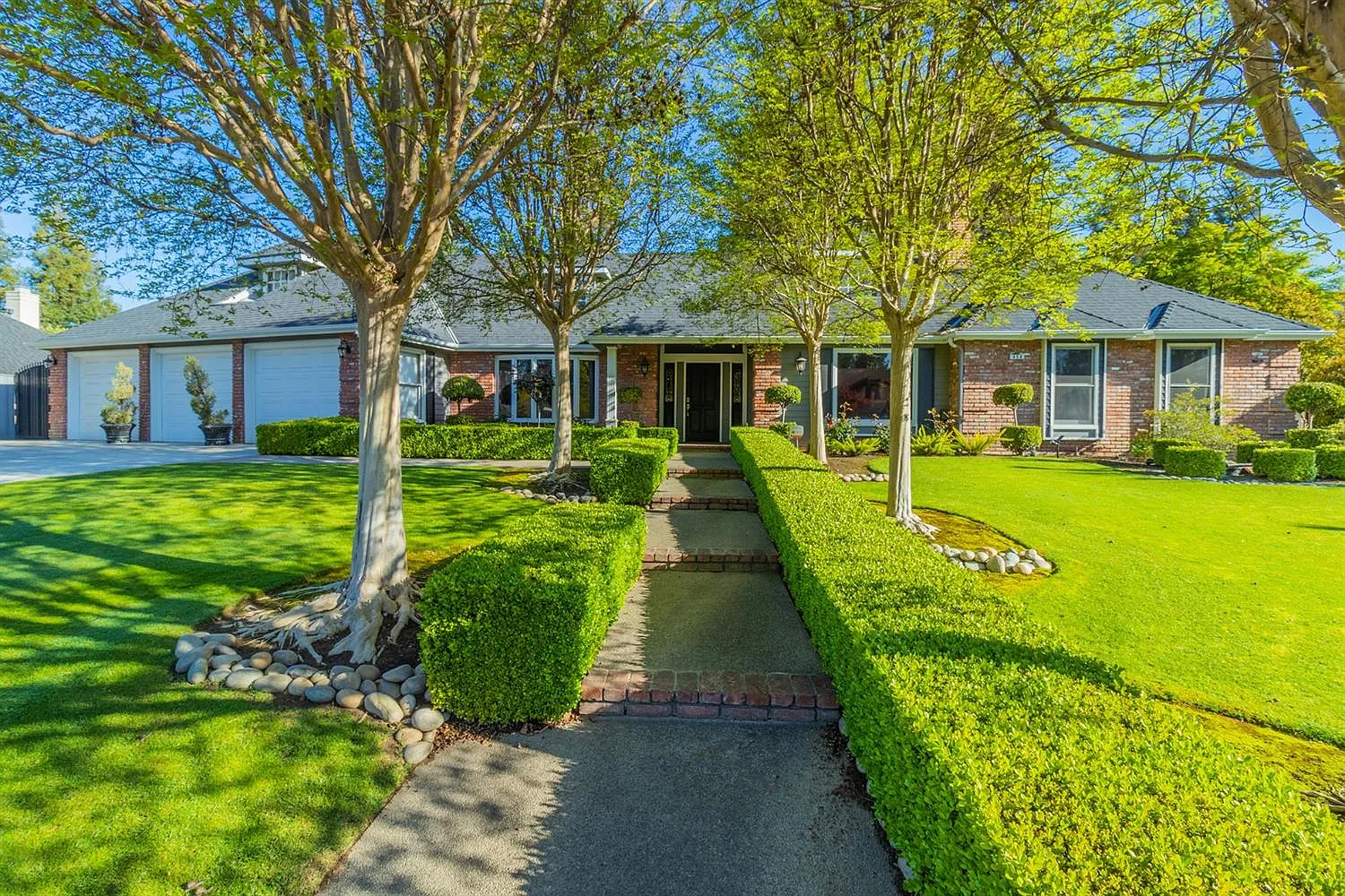 456 E Balfour Ave photo 1
