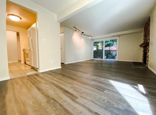 9903 NE 124th St APT 605, Kirkland, WA 98034