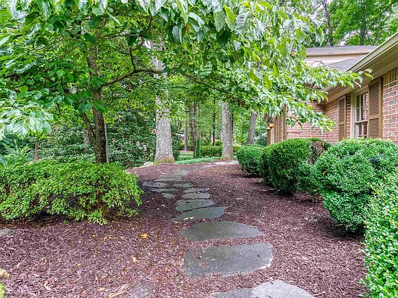 4th image of 4175 Harrogate Dr NW