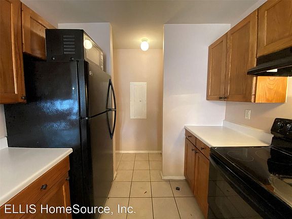 4th image of 5625 Brookview Ct APT D