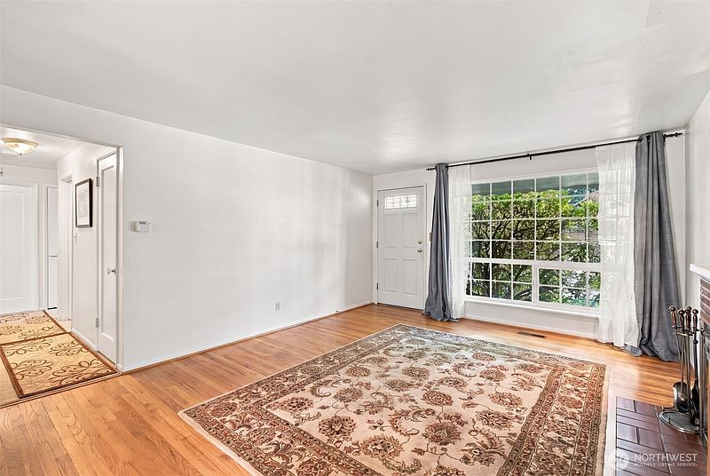 5th image of 11735 35th Avenue NE