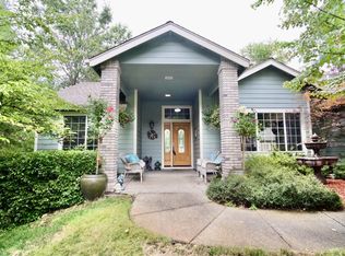 2203 Haviland Dr, Grants Pass, OR 97527