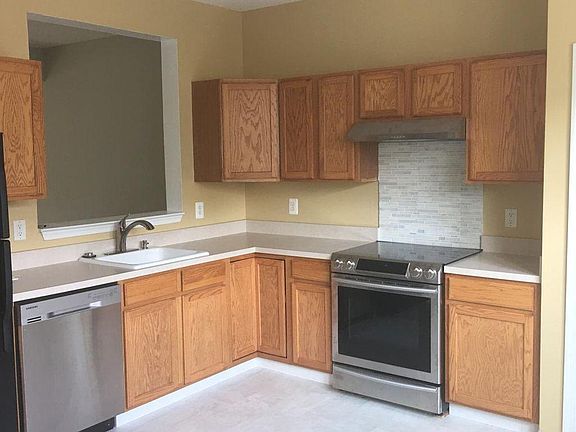 3rd image of 4184 Windsor Heights Pl